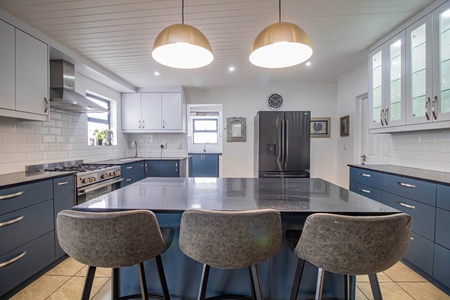 4 Bedroom Property for Sale in Jacobsbaai Western Cape